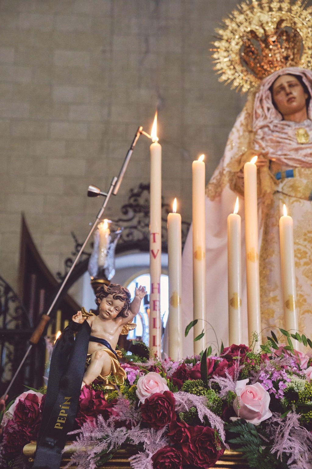 La Paz que Ilumina: Velas Encendidas por Televisión Hellín y el Pueblo de Letur