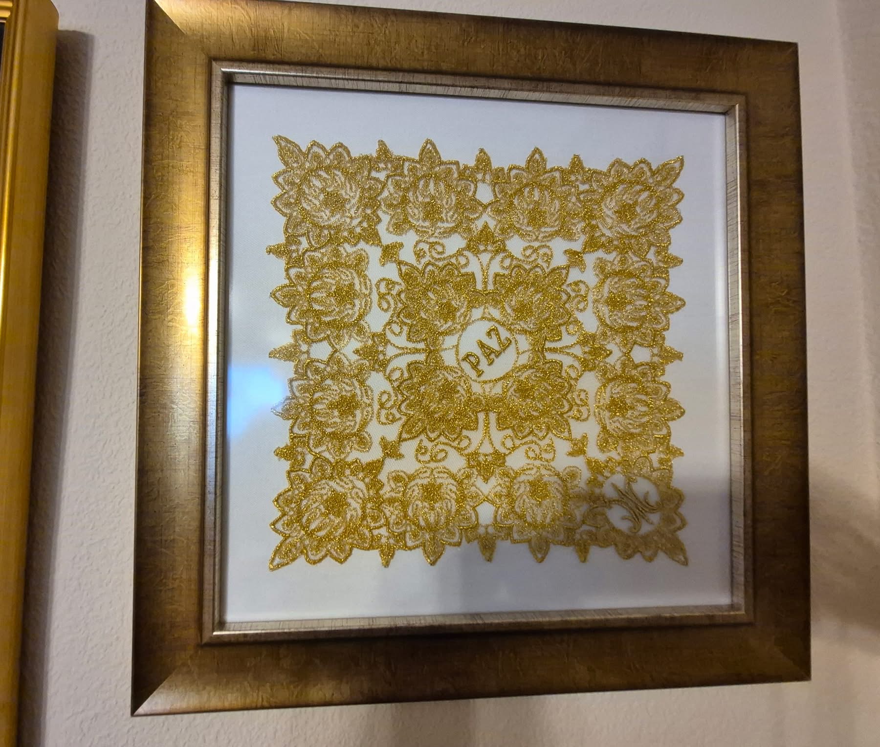 “Devoción en Hellín: Charo nos muestra cómo la Virgen de la Paz ilumina su casa y su vida”